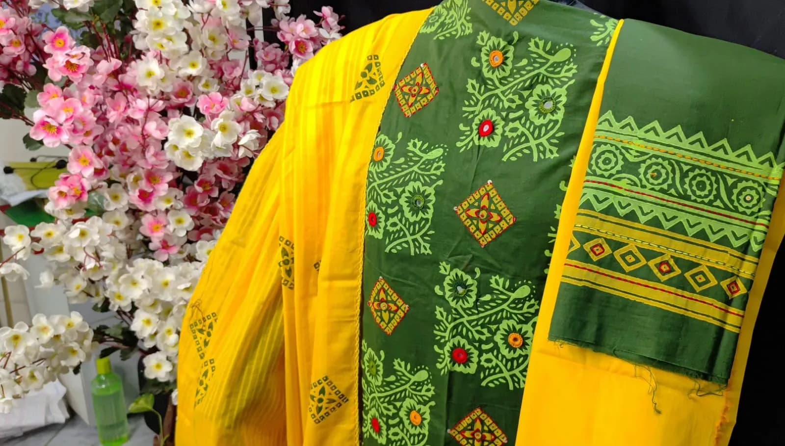 ব্লক বাটিক এন্ড স্ক্রিন প্রিন্টিং কোর্স — ছবি 5