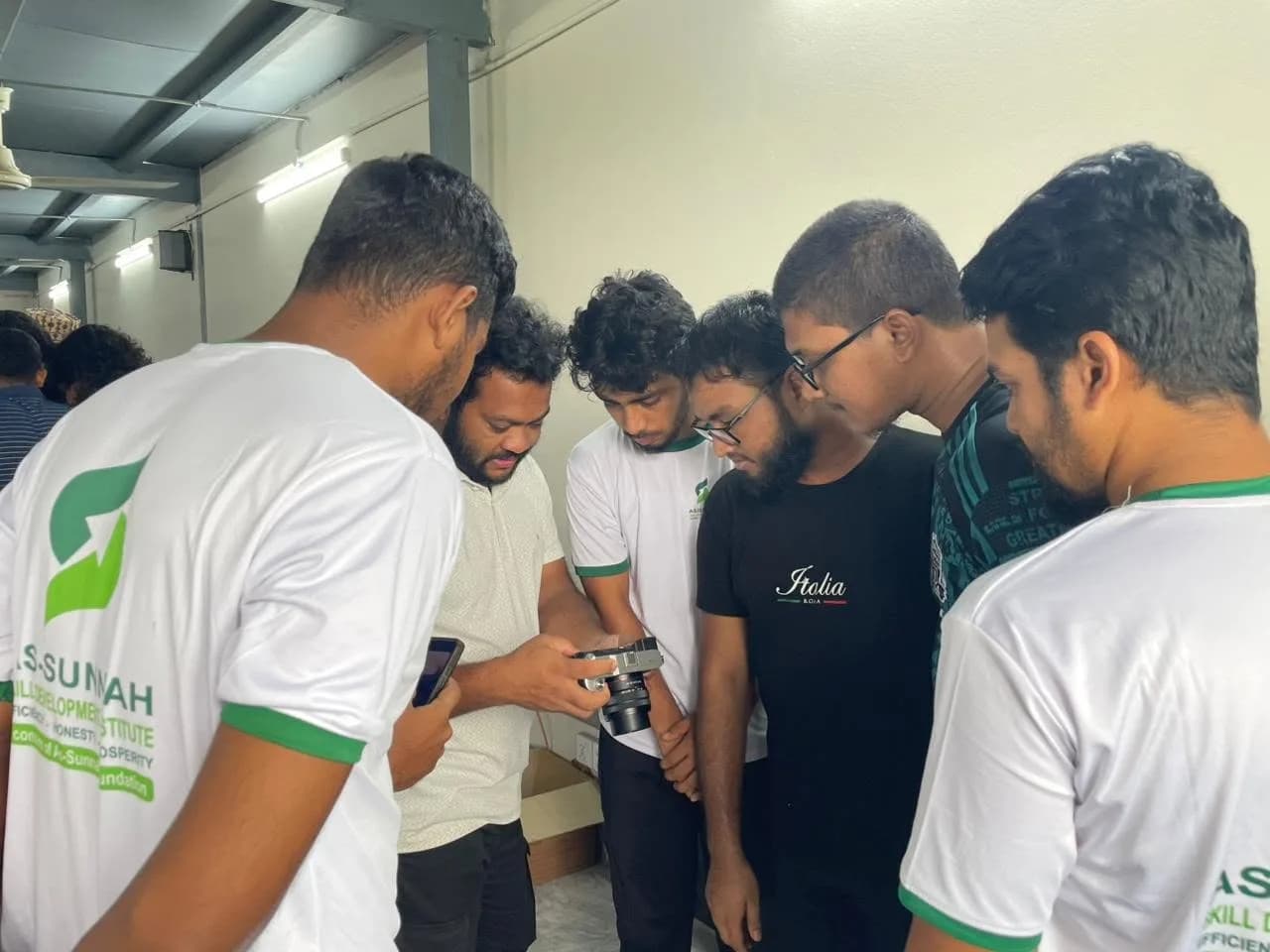 দি আর্ট অব ক্রিয়েশন — ছবি 2